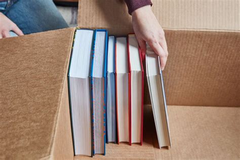 How to Pack Books Without Boxes: Creative Strategies for Safe Transportation