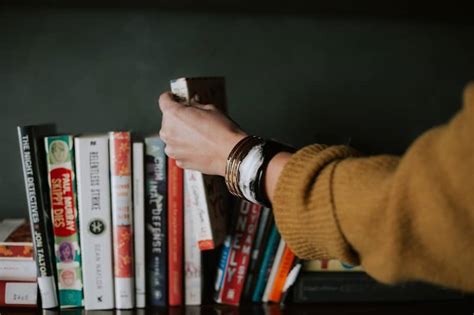 Is It OK to Read Multiple Books at Once? Discussing the Perks and Challenges